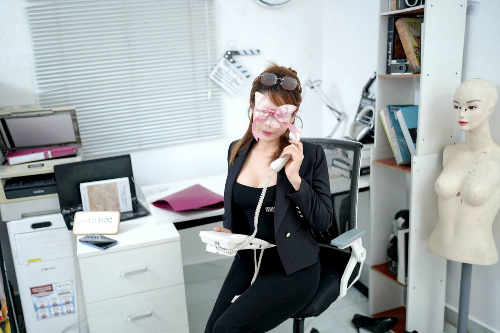 Hót MỸ CHI CÔ THƯ KÝ GIÁM ĐỐC VÚ TO DÂM ĐÃNG