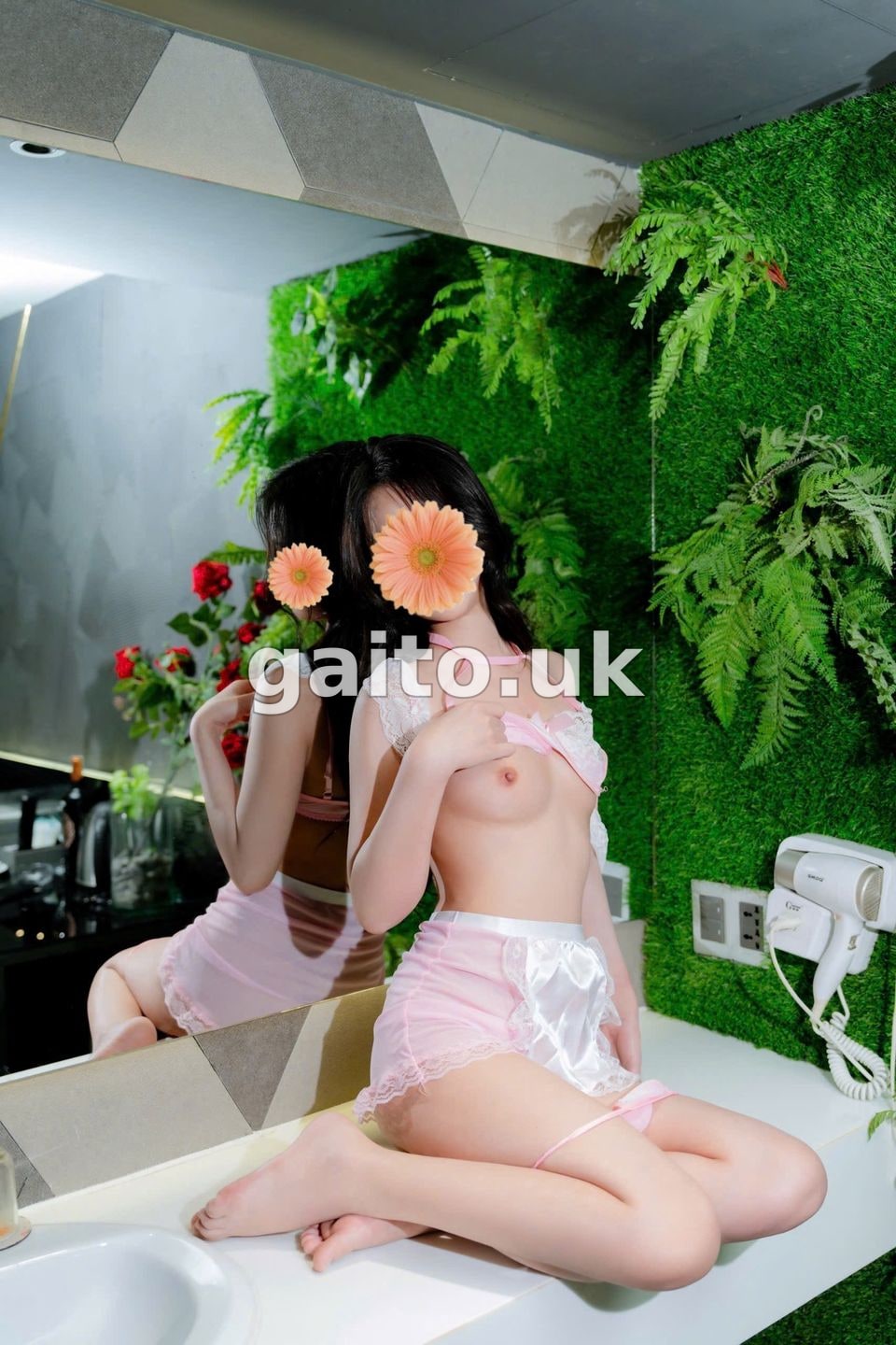 ANNA - BÉ ĐIỆU XINH XẮN DỄ THƯƠNG, CHIỀU KHÁCH