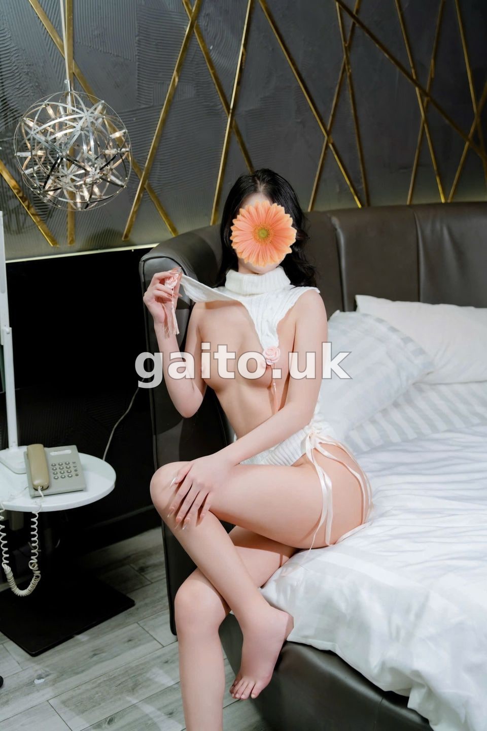 ANNA - BÉ ĐIỆU XINH XẮN DỄ THƯƠNG, CHIỀU KHÁCH