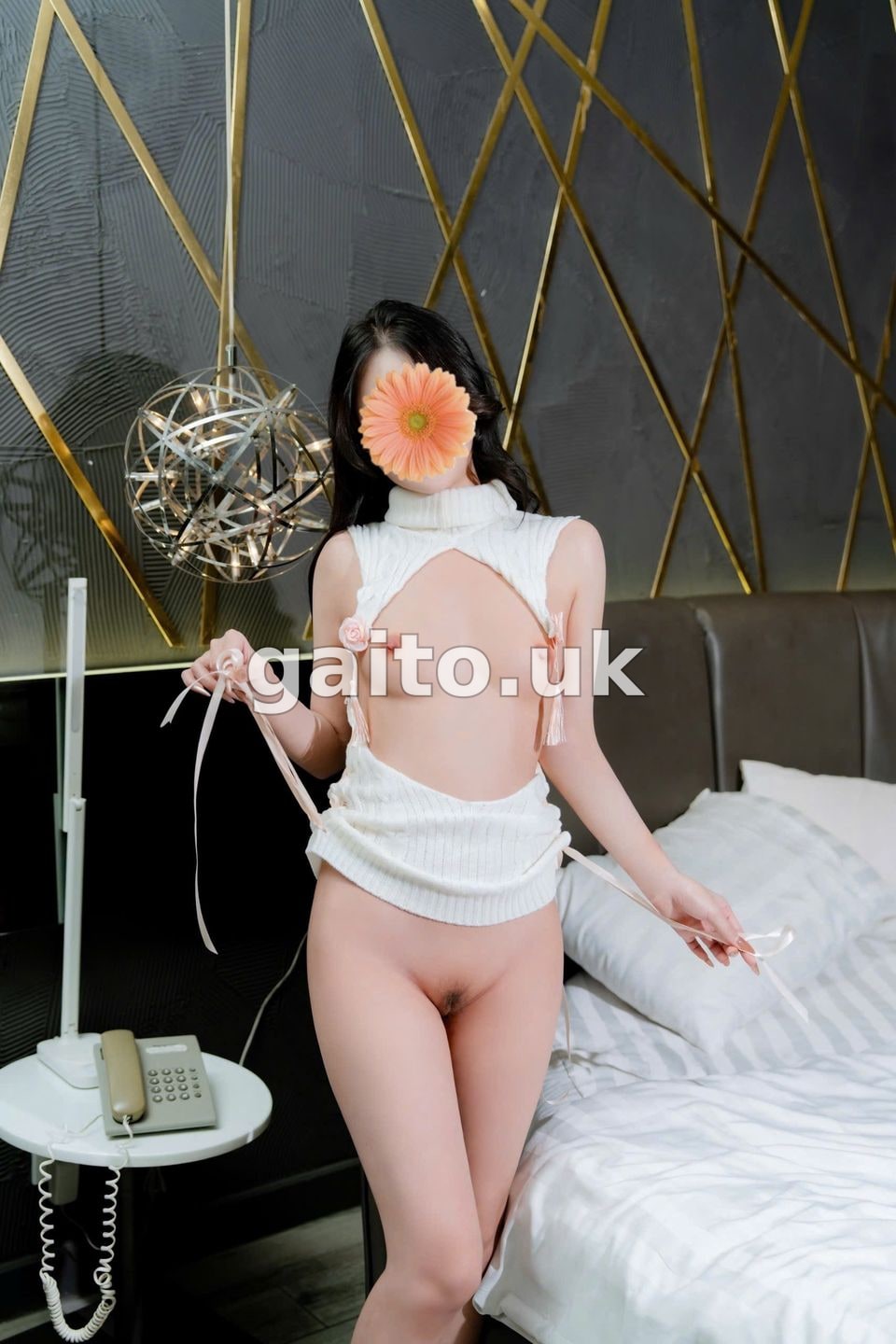ANNA - BÉ ĐIỆU XINH XẮN DỄ THƯƠNG, CHIỀU KHÁCH