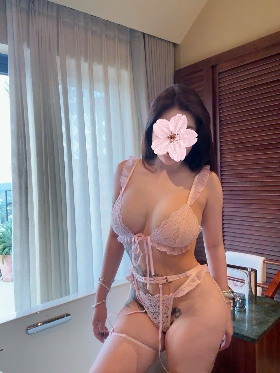 HÀ LINH - - XINH SANG GỢI TÌNH - VÚ TO BODY ĐẸP - KỸ NĂNG LÀM TÌNH CUỐN HÚT