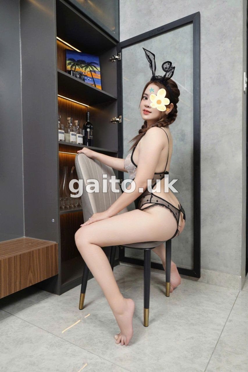 QUỲNH MY - XINH GÁI, DỄ THƯƠNG DỊU DÀNG, VUI VẺ LÀM TÌNH MAX PHÊ