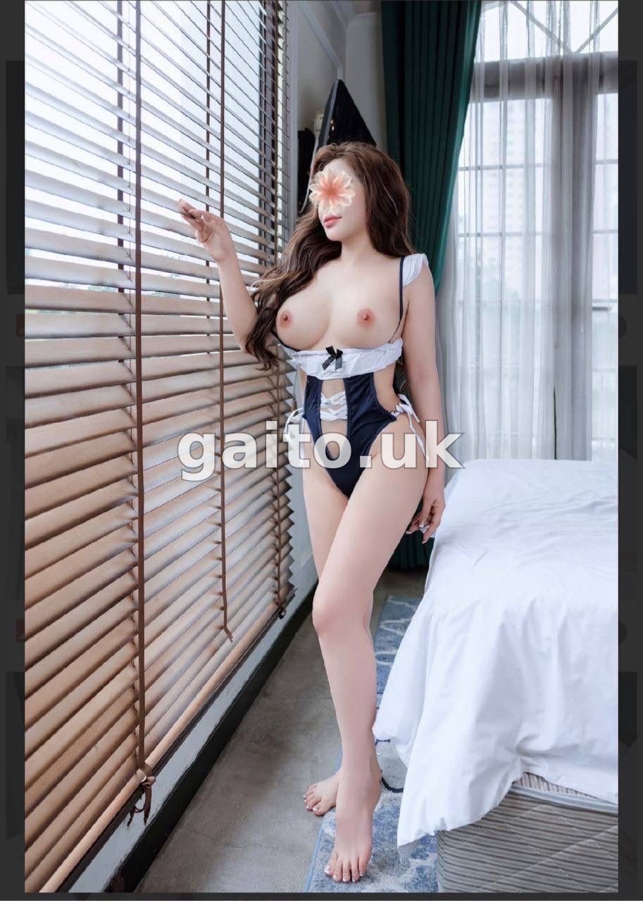 ❤️New❤️Ngọc Trinh❤️Dáng Chuẩn Như Người Mẫu, Da Dẻ Trắng Trẻo Mịn Màng Thơm Tho