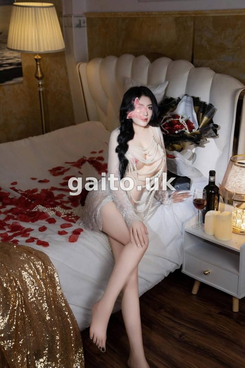 KHÁNH LINH - GÁI XINH VÚ TO BƯỚM ĐẸP NÓNG BỎNG HẤP DẪN