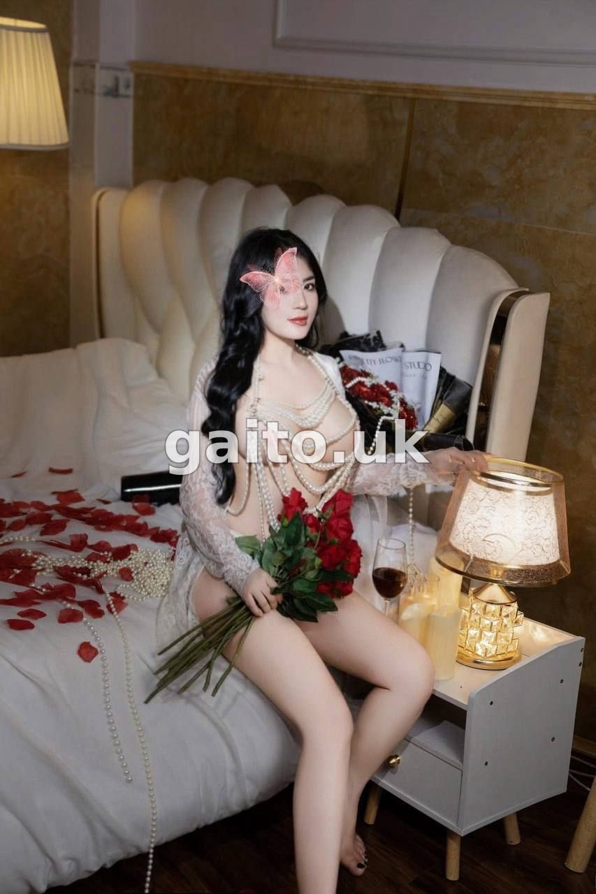 KHÁNH LINH - GÁI XINH VÚ TO BƯỚM ĐẸP NÓNG BỎNG HẤP DẪN