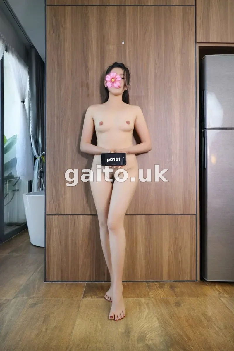 Phương Linh Xinh Xắn Dịu Dàng