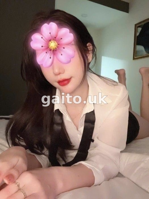 Bé Linh Đan mặt đẹp vú to xinh