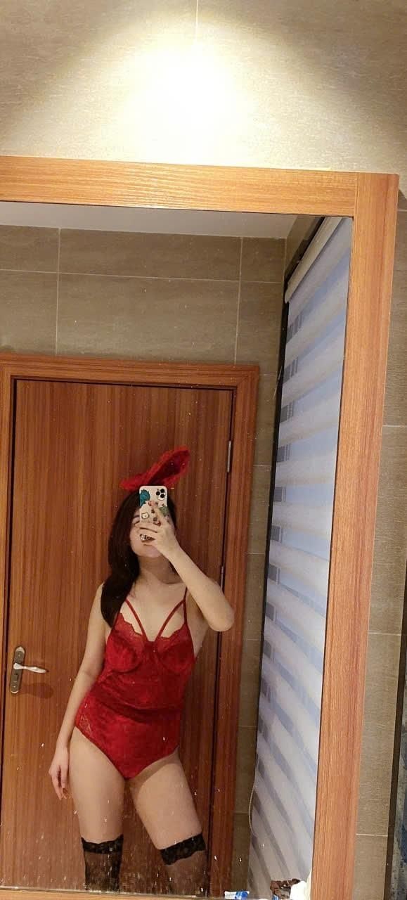 HÓT HA NA _ GIRL XINH MẶT CỰC DÂM RÊN LA ĐỦ TƯ THẾ