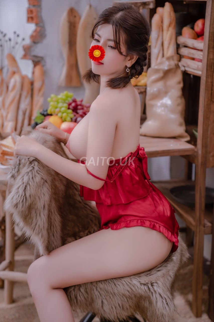 NGỌC NHI VÚ BỰ, MỸ NỮ DÂM ĐÃNG KÈN SÁO LÀM TÌNH NHƯ PHIM
