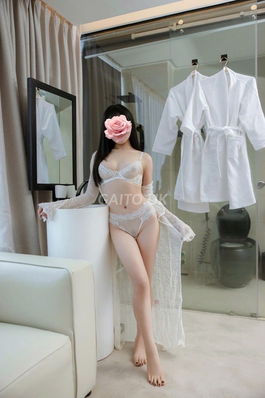 ✅ Linh Anh ✅ Da Trắng, Mặt Xinh, Body Đẹp Từng Centimet
