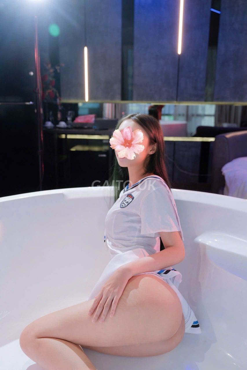 🔥Bé Như🔥 2k5 🔥 Sinh Viên Mới Ra Trường 🔥 Cao Ráo Mình Dây Trẻ Xinh Cho AE