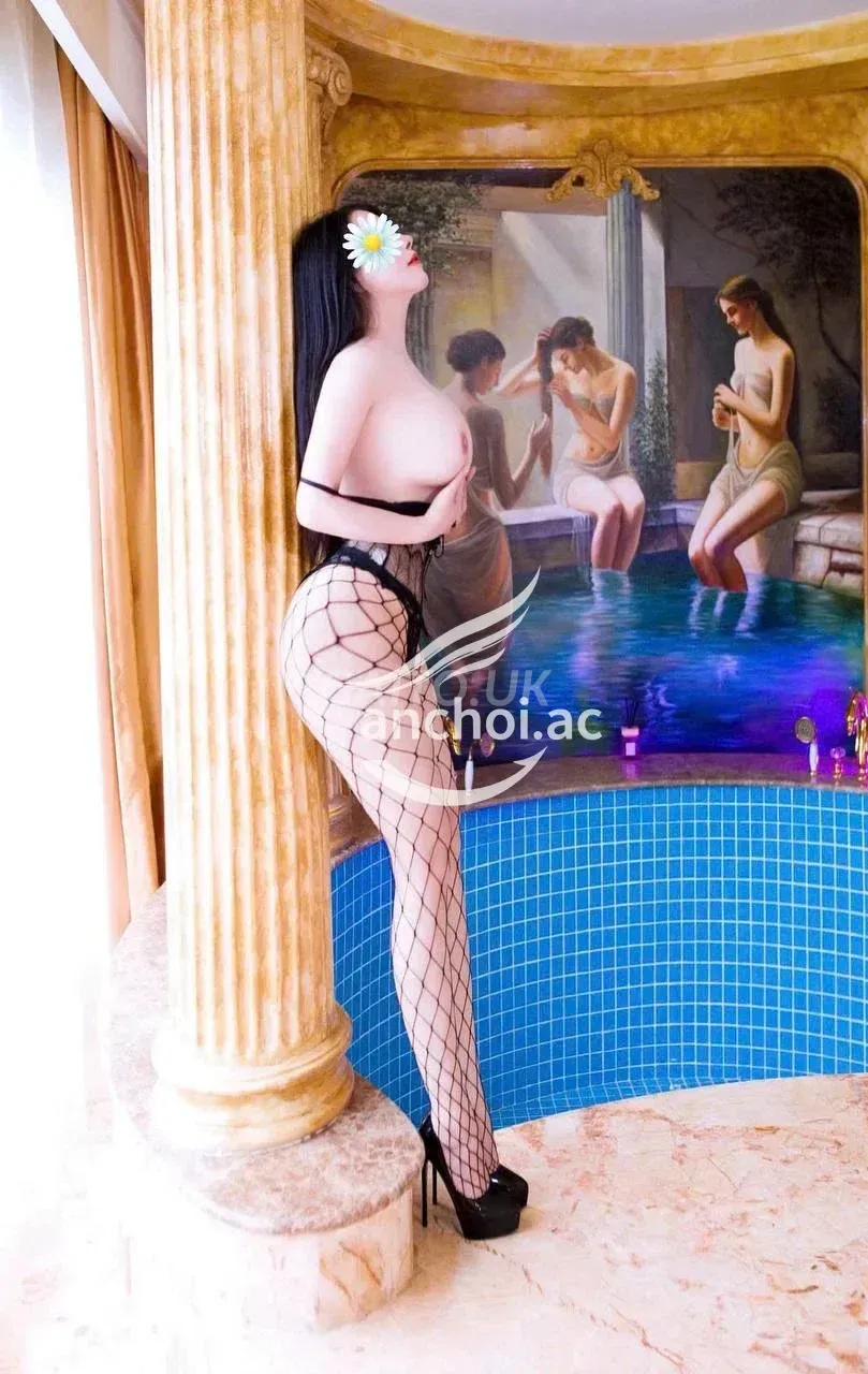 KHÁNH VY - DỄ THƯƠNG, DỊU DÀNG, VUI VẺ, NHIỆT TÌNH