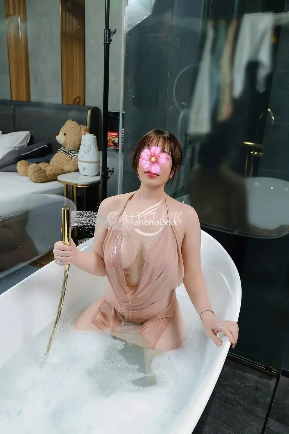 PHƯƠNG HÀO_ xinh dâm phục vụ vui vẻ