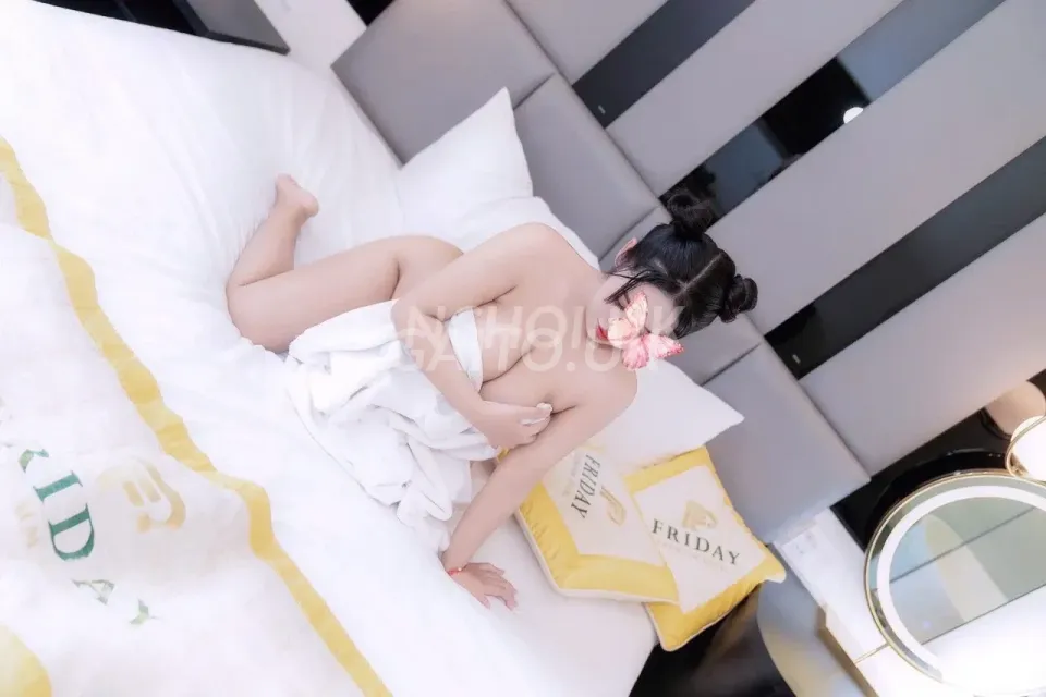 GÁI NON MIỀN TÂY TRANG BỐNG 2k7 DÁNG CHUPPI_ VÚ SIÊU KHỦNG , MÔNG TO , BÓP RẤT P