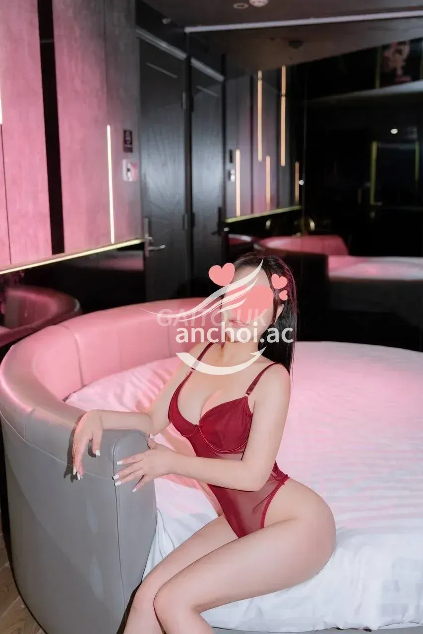 GEN Z MODEL Quỳnh ANH gái xinh xịn, DỄ THƯƠNG ,hàng nguyên bản kiểm định quá chấ