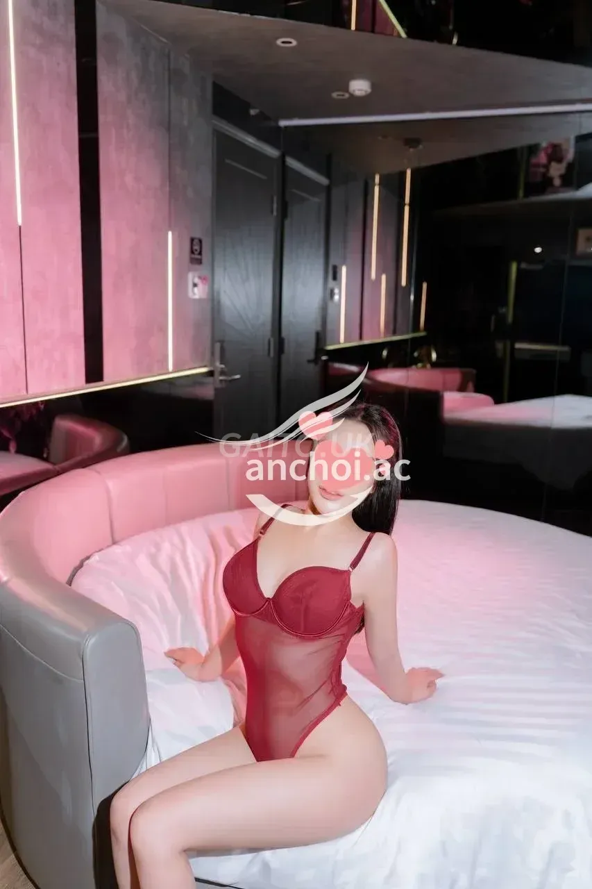 GEN Z MODEL Quỳnh ANH gái xinh xịn, DỄ THƯƠNG ,hàng nguyên bản kiểm định quá chấ