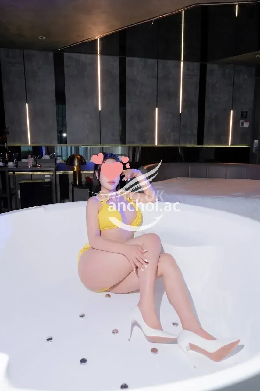 GEN Z MODEL Quỳnh ANH gái xinh xịn, DỄ THƯƠNG ,hàng nguyên bản kiểm định quá chấ