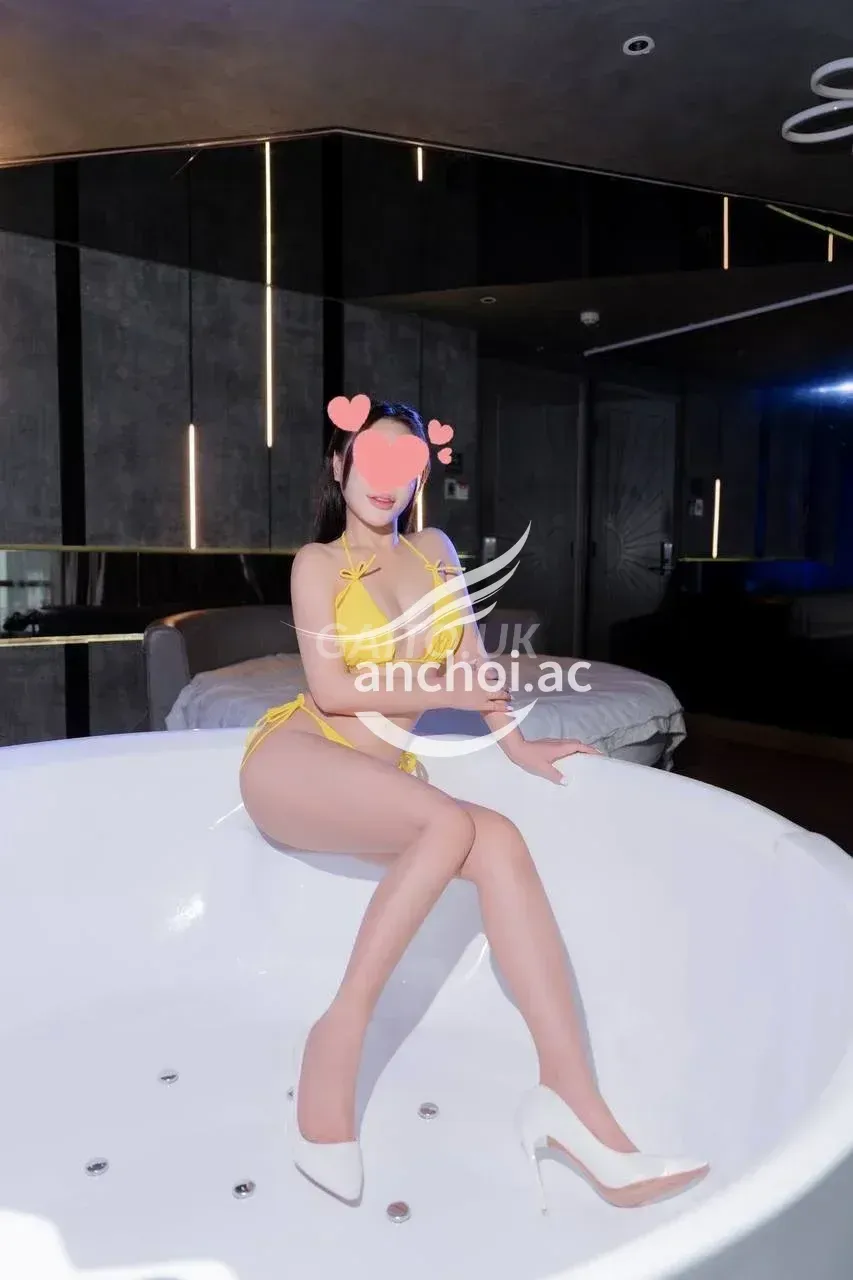 GEN Z MODEL Quỳnh ANH gái xinh xịn, DỄ THƯƠNG ,hàng nguyên bản kiểm định quá chấ