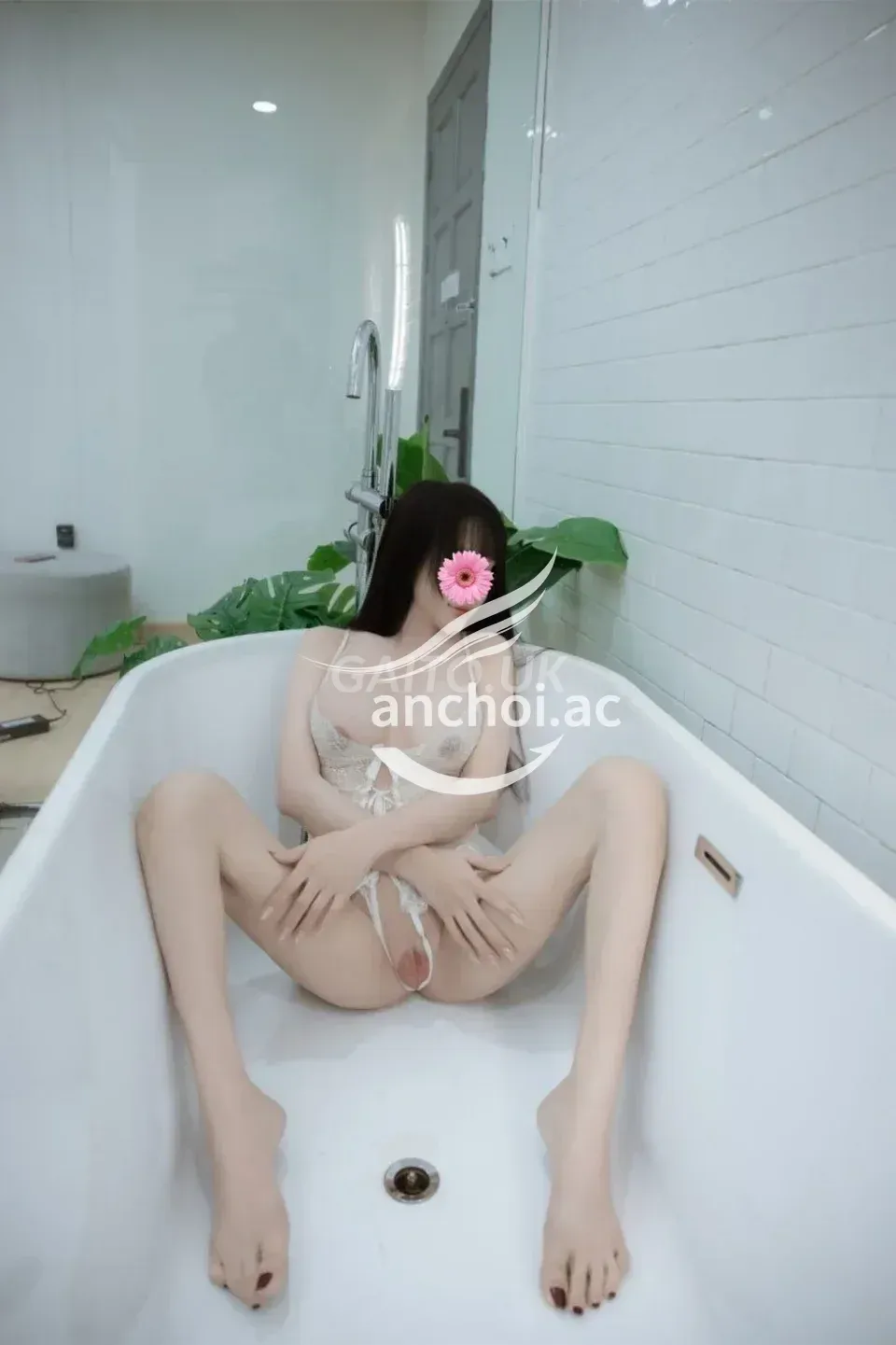 Kim Yến_ Gái xinh chiều khách, làm tình cực phê