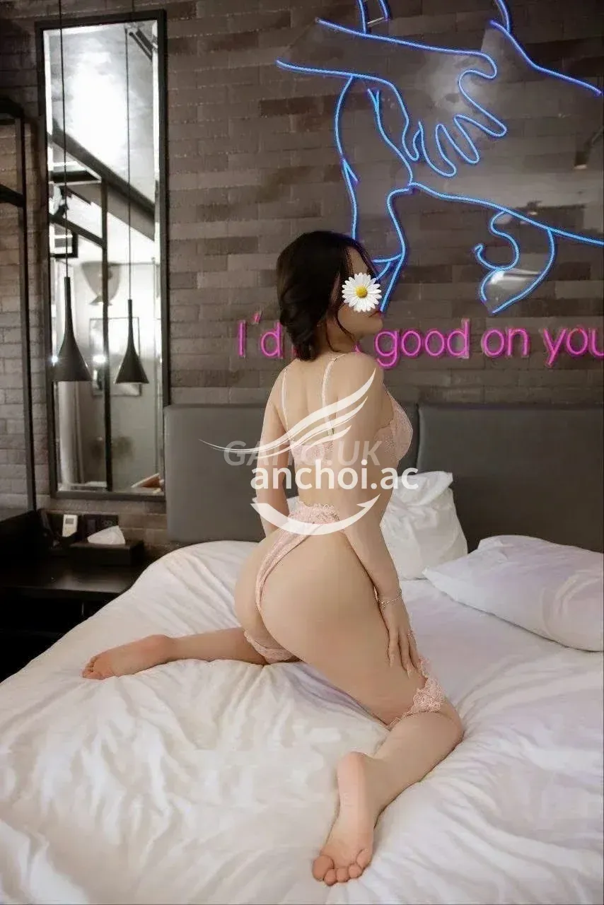 GÁI TEEN YẾN CHI 2K6 _ ĐÁNG YÊU DỄ THƯƠNG NON TƠ NHƯ MỘT CHÚ THỎ TRẮNG