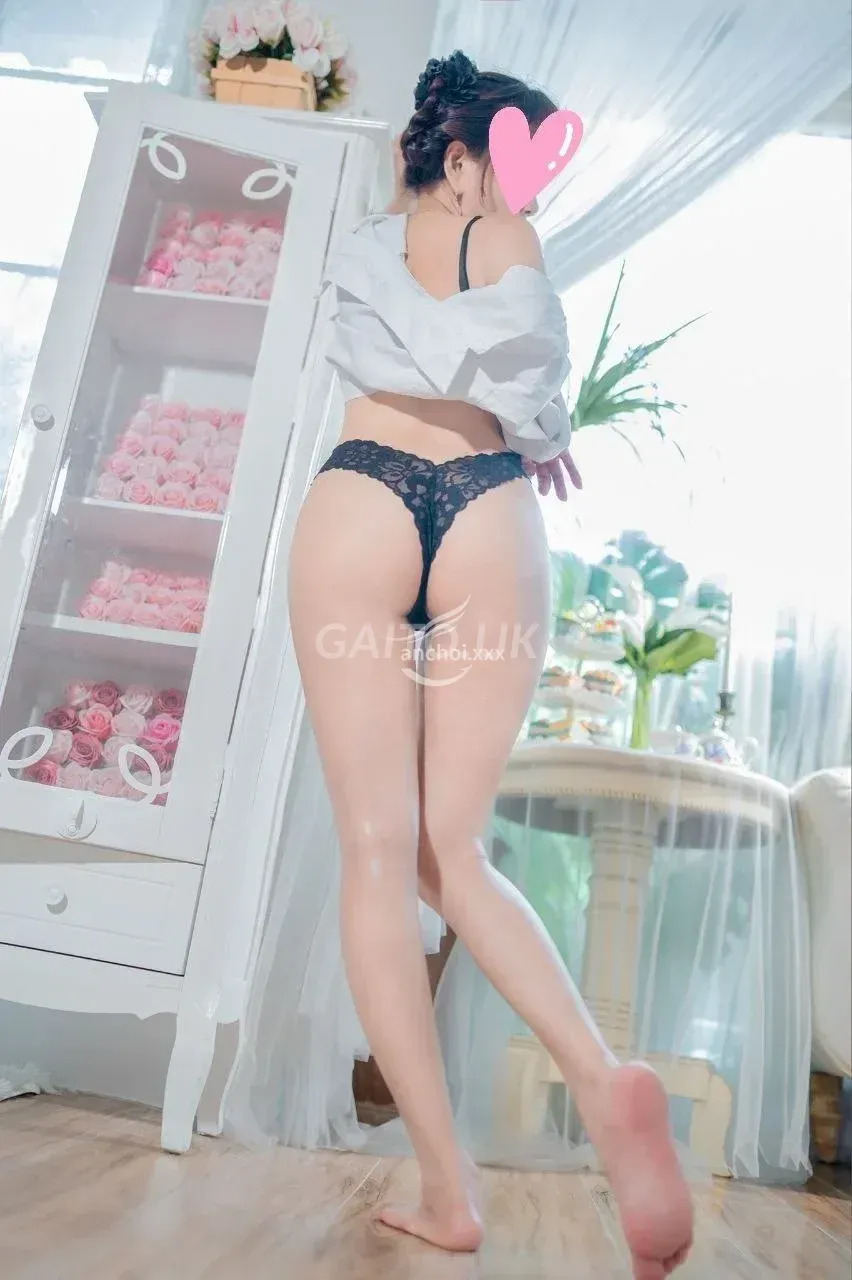 Băng nhi gái miền tây nhỏ nhắn nhiệt tình