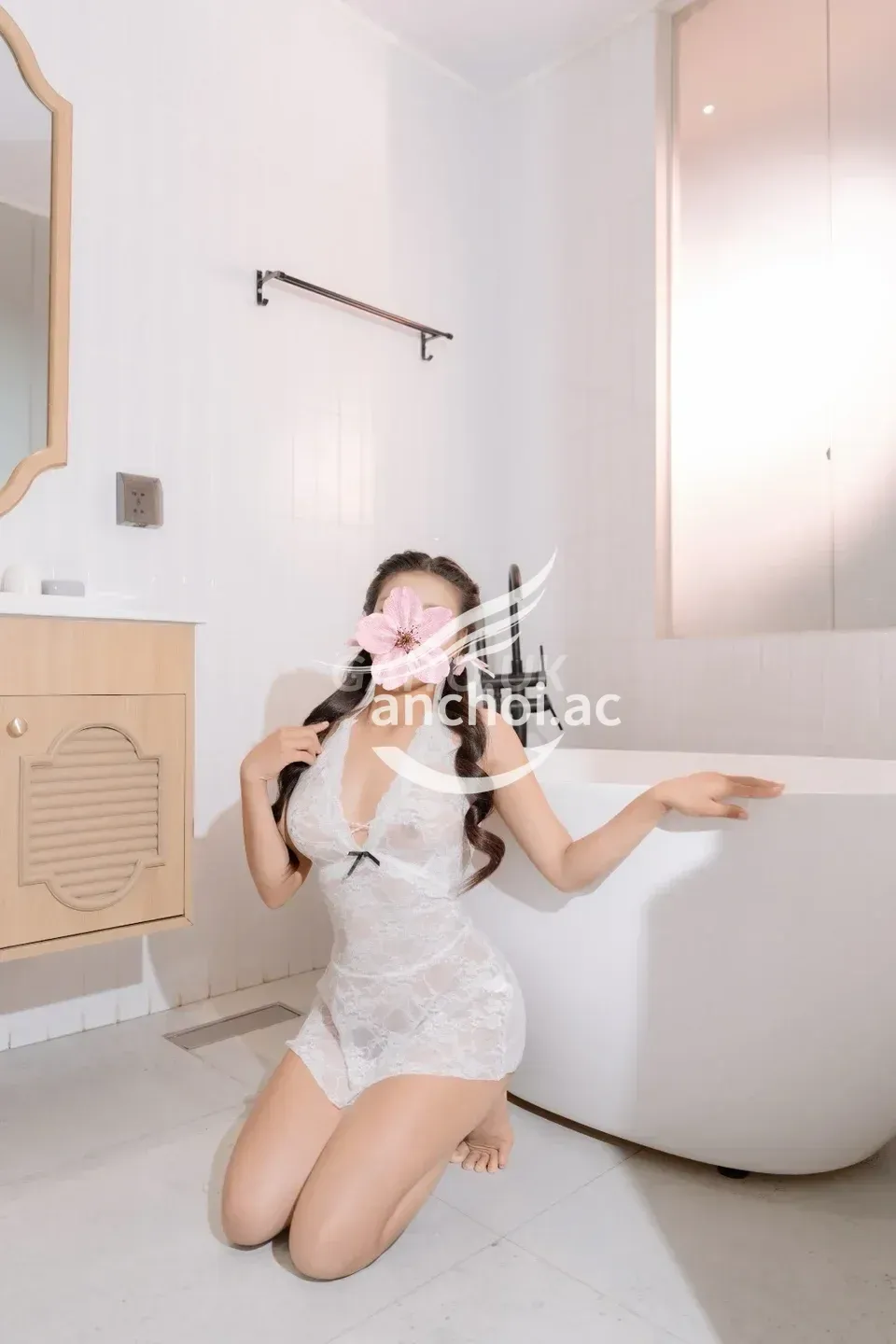 NEW BÉ VY AN - DUYÊN DÁNG SEXY NÓNG BỎNG CHIỀU KHÁCH 