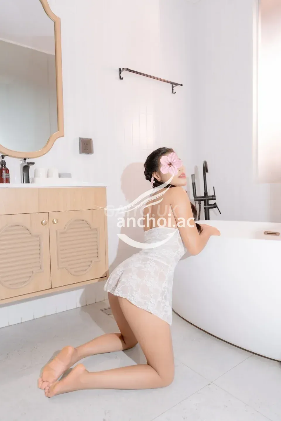 NEW BÉ VY AN - DUYÊN DÁNG SEXY NÓNG BỎNG CHIỀU KHÁCH 