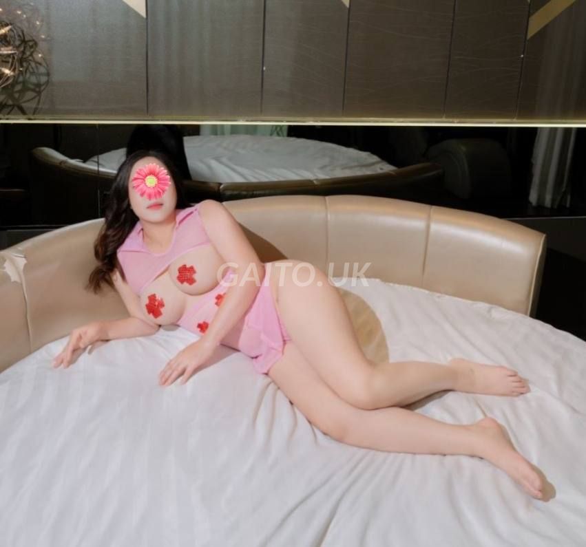 Thanh TRÚC - Vú to, Bướm múp, tận tình yêu chiều khách