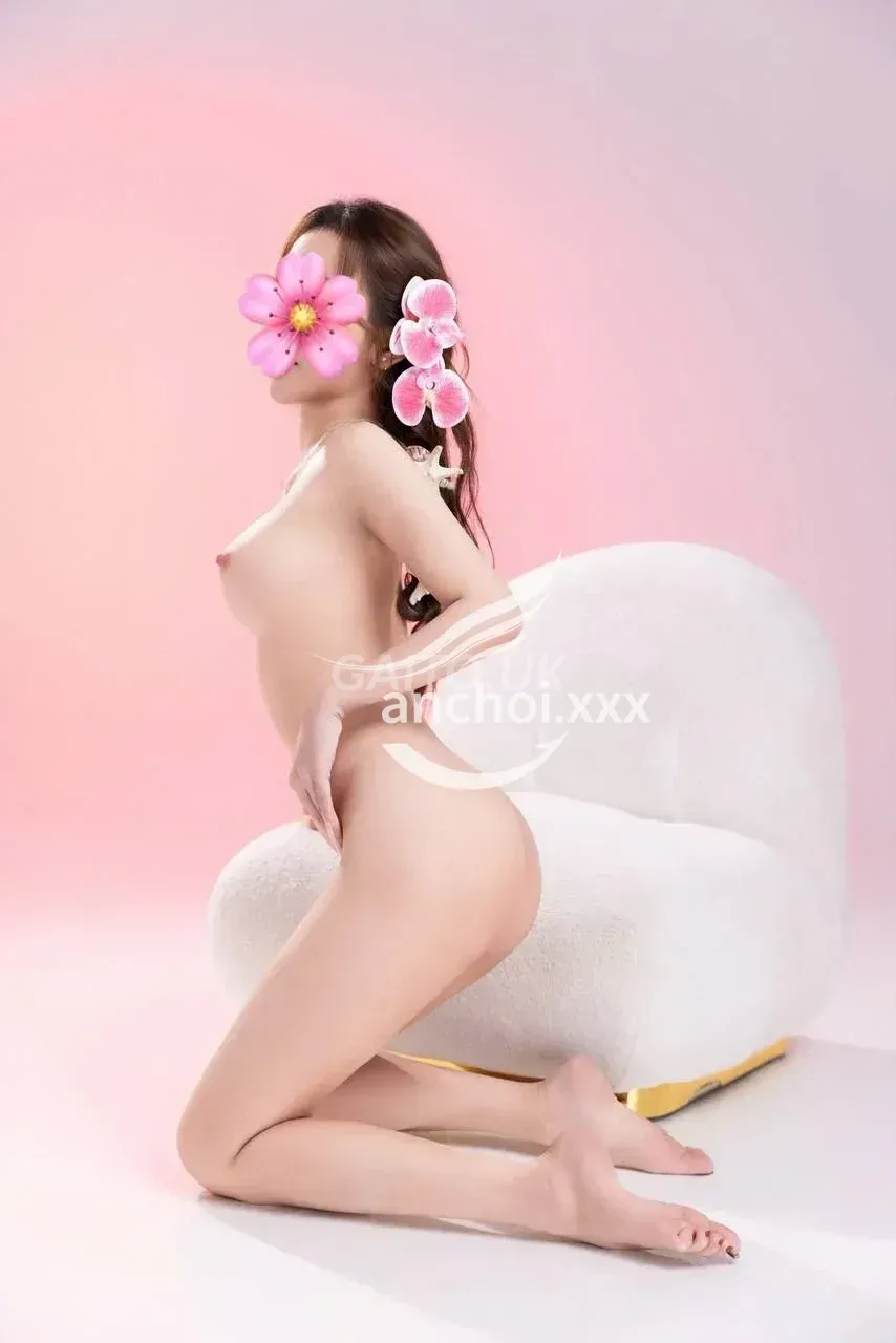 TIỂU MY 🔥 GÁI XINH DÂM ĐÃNG, CHIỀU KHÁCH TỚI BẾN🔥