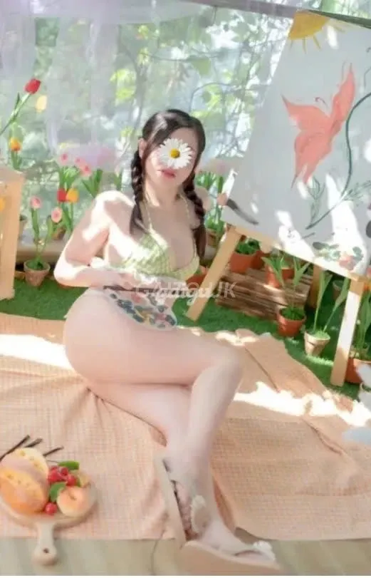 Vũ Vân :EM HÀNG NGON XINH -DA TRẮNG- BODY SEXY NÓNG BỎNG LÀM TÌNH CHUYÊN NGHIỆP 