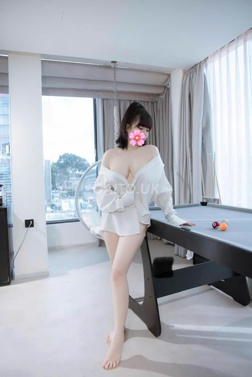 MIA LÊ - BABY XINH XẮN CHIỀU KHÁCH NHƯ BẠN TRAI THẬT LUÔN