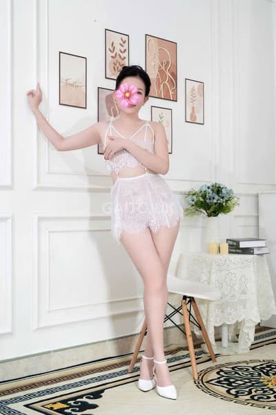 Băng Di xinh đẹp sắc sảo xứng tầm giá, Cosplay sexy : nữ sinh, ren lưới lọt khe, hầu gái