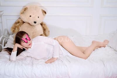 Quỳnh Như dáng đẹp cao ráo mặt xinh sắc xảo liếc mắt đưa tình dâm đãng