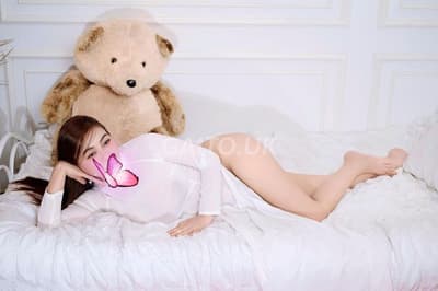 Quỳnh Như dáng đẹp cao ráo mặt xinh sắc xảo liếc mắt đưa tình dâm đãng