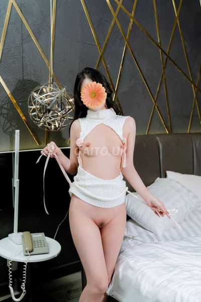 ANNA - BÉ ĐIỆU XINH XẮN DỄ THƯƠNG, CHIỀU KHÁCH