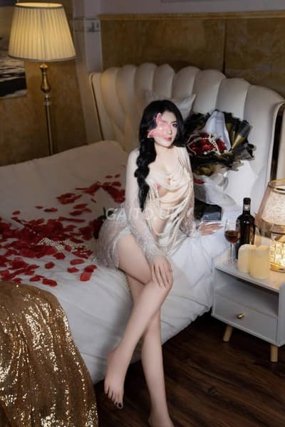 KHÁNH LINH - GÁI XINH VÚ TO BƯỚM ĐẸP NÓNG BỎNG HẤP DẪN
