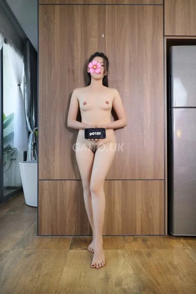 Phương Linh Xinh Xắn Dịu Dàng