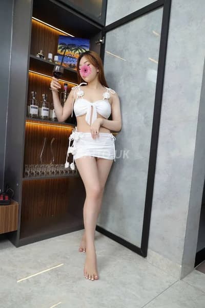HUYỀN ANH-NHÌN LÀ MÊ, GẶP LÀ NGHIỀN.
