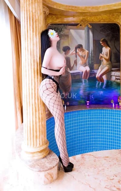 KHÁNH VY - DỄ THƯƠNG, DỊU DÀNG, VUI VẺ, NHIỆT TÌNH