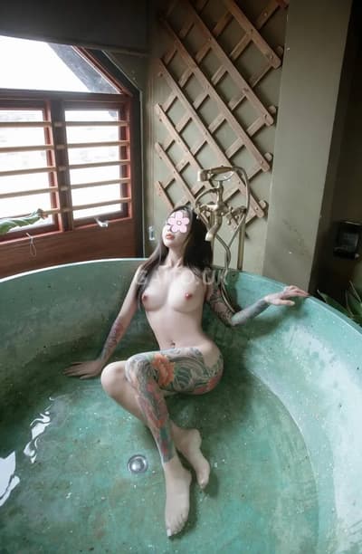 Huyền Châu Hot Girl Mới Đi Làm Đê Mê Tình Cảm