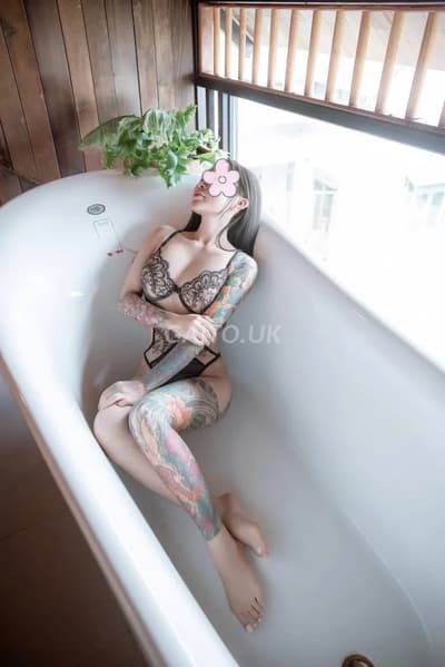 Huyền Châu Hot Girl Mới Đi Làm Đê Mê Tình Cảm