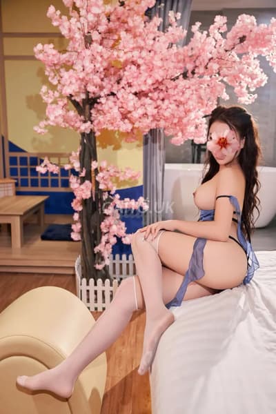 CHERRY 2k3 - Xinh Đáng Yêu - Ngực Đẹp Body Chuẩn - Mông Mẩy Căng Tràn - Thỏa Mãn