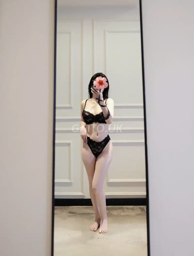 HOT GIRL MINH CHÂU_ ĐẸP TỰA THIÊN THÂN_BODY GỢI CẢM SEXY THẬT KO THỂ CẦM LÒNG