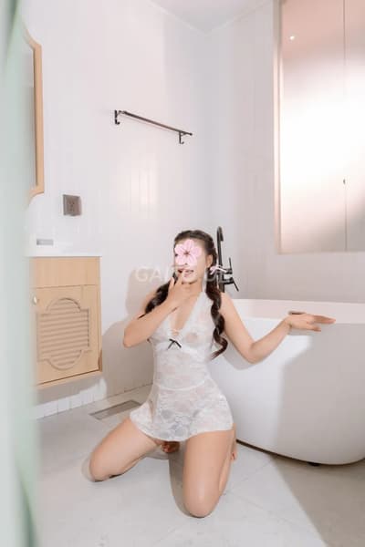 NEW BÉ VY AN - DUYÊN DÁNG SEXY NÓNG BỎNG CHIỀU KHÁCH 
