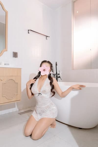 NEW BÉ VY AN - DUYÊN DÁNG SEXY NÓNG BỎNG CHIỀU KHÁCH 