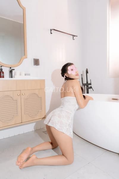 NEW BÉ VY AN - DUYÊN DÁNG SEXY NÓNG BỎNG CHIỀU KHÁCH 