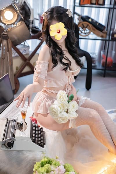 BÉ CANDY SIÊU PHẨM MẶT XINH DỄ THƯƠNG MỚI VÀO NGHỀ ĐI LÀM