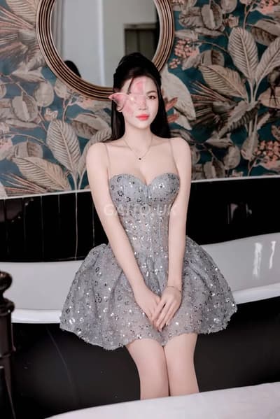 HÀ MY CHÂN DÀI 1m68 _ chuẩn mẫu mặt xinh _ thái độ ngoan yêu hàng họ nét căng_ c