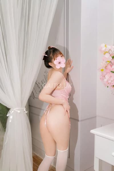 NEW PHƯƠNG NHI - XIN XẮN ĐÁNG YÊU CHIỀU KHÁCH