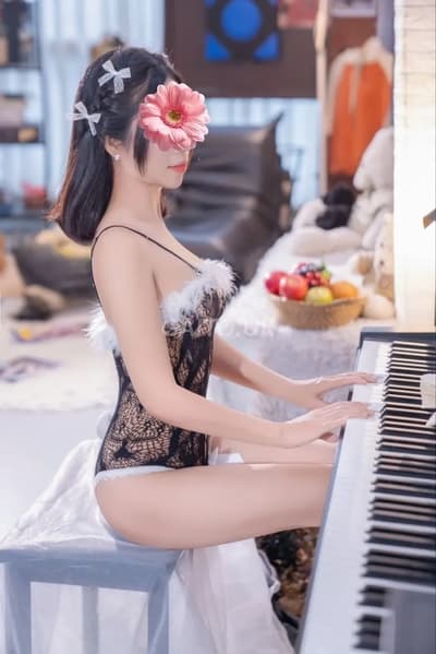 BÉ THÙY DƯƠNG XINH VÚ TO DA TRẮNG HÀNG MỚI TINH NGOAN HIỀN CỰC CHIỀU KHÁCH